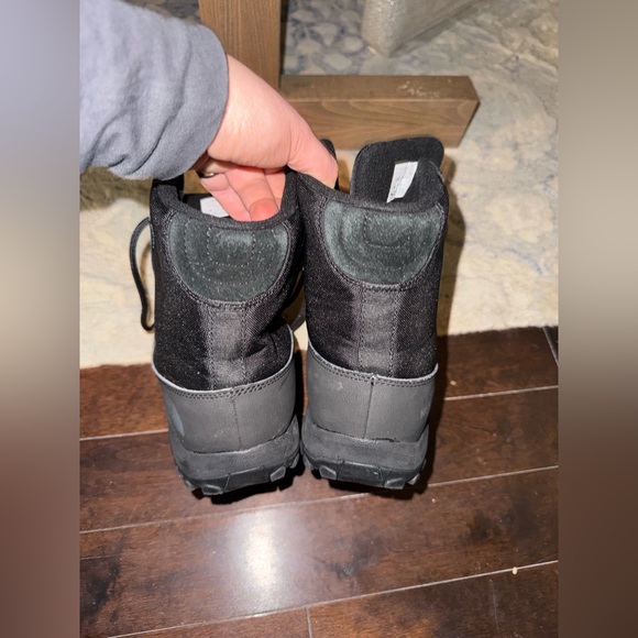 EUC The North Face Chilkat II Waterproof Winter Boots - Men's - Picture 5 of 7